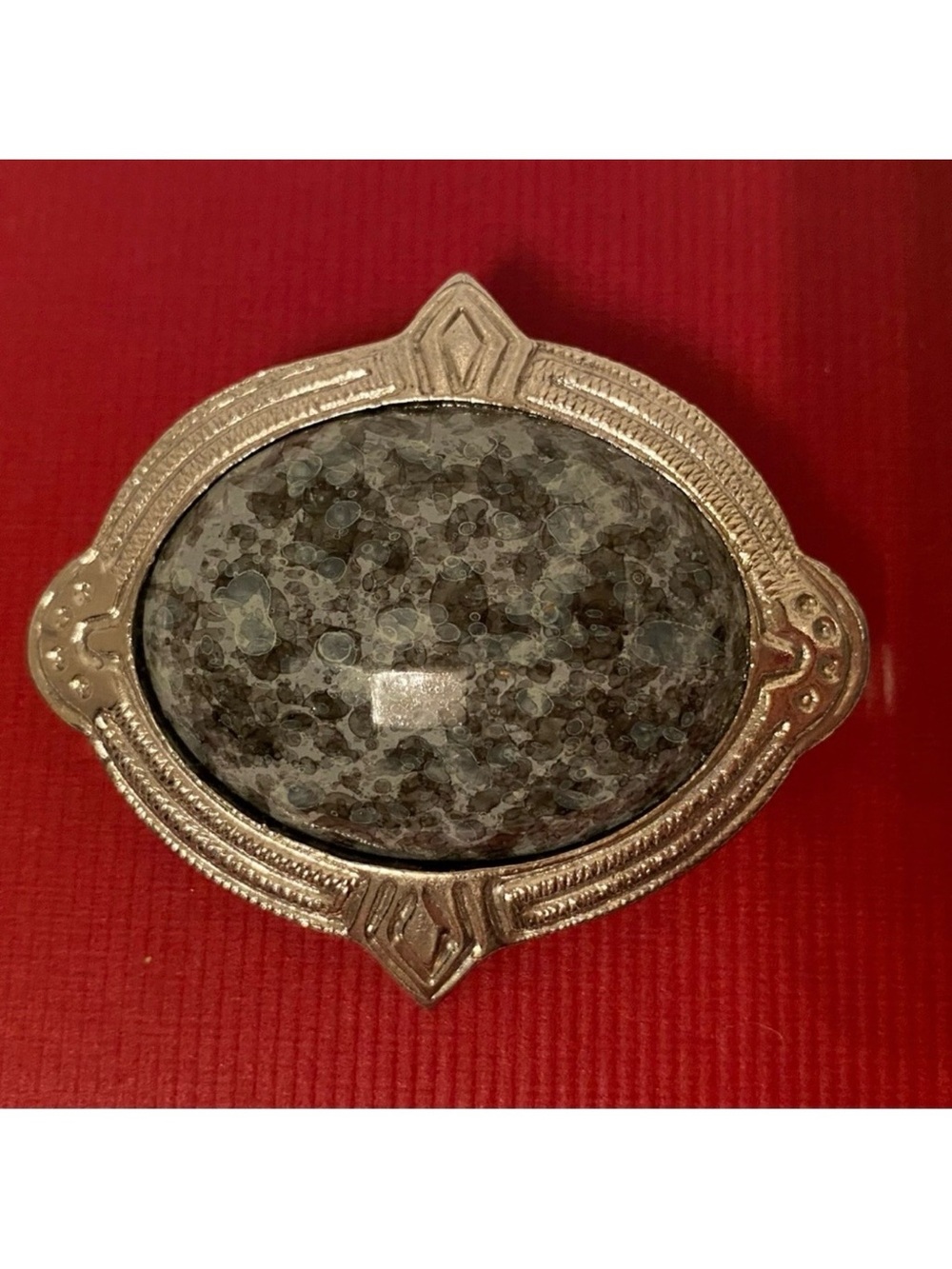 STEVE SASCO BROOCH PIN SIGNED SILVER TONE OVAL LARGE FACETED GRAY STONE DOME